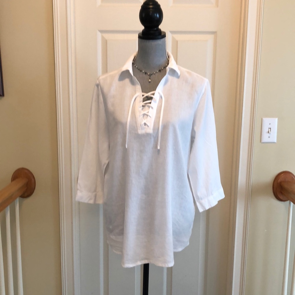 Chicos white blouse linen rayon blend size 1 lace up neckline. Great condition